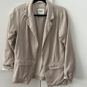 Abercrombie & Fitch cream blazer